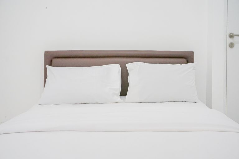 Minimalist and Simple Studio Apartment Aeropolis Residence By Travelio, Tangerang