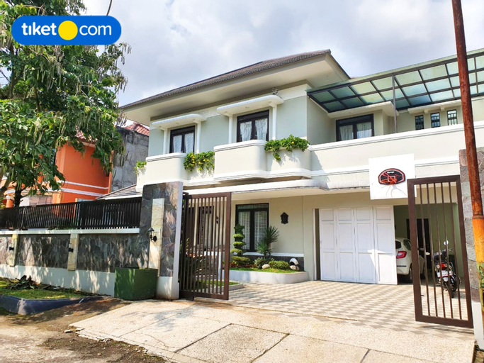 Villa Kensington Bandung 3 Bedrooms 15-Paxs, Bandung