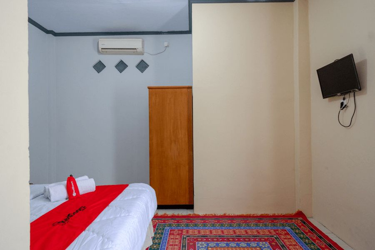 Bedroom 3, RedDoorz @ Hotel Aulia Majene, Majene