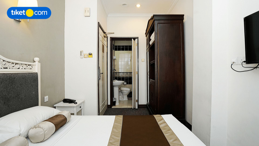 Bedroom 13