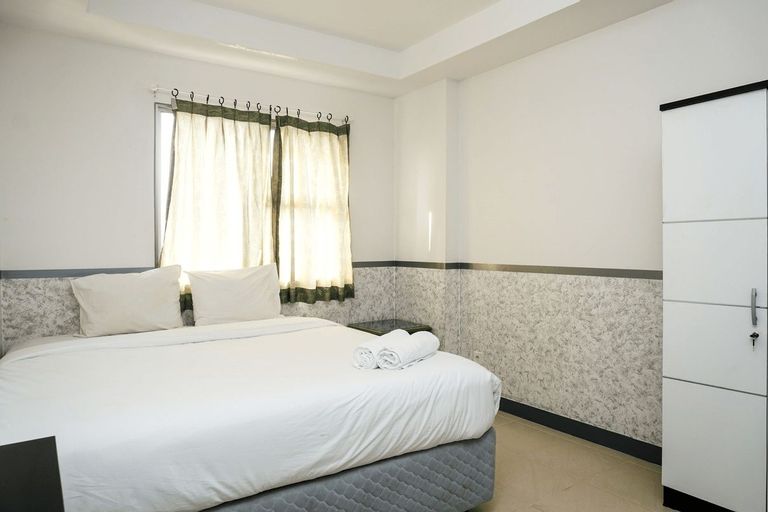Comfortable 3BR with Japanese Style Livingroom Belmont Apartment By Travelio, West Jakarta