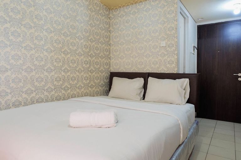 Fully Furnished Studio at Serpong Greenview Apartment By Travelio, South Tangerang