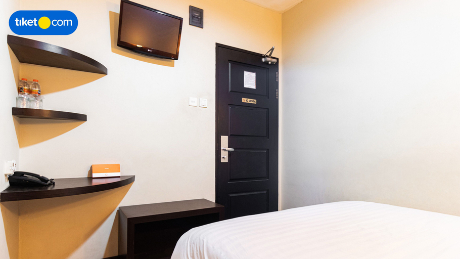 Bedroom 13