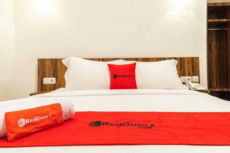 RedDoorz near RS Royal Prima Medan 2, Medan