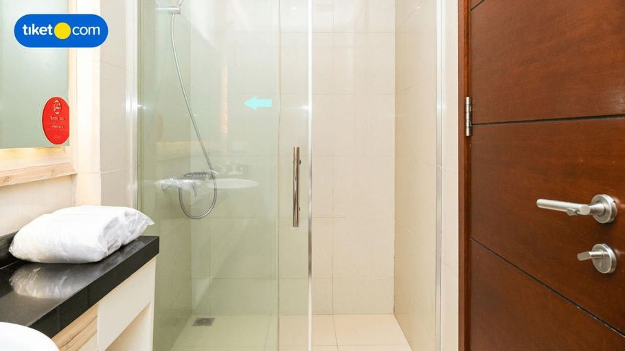 Bathroom 8