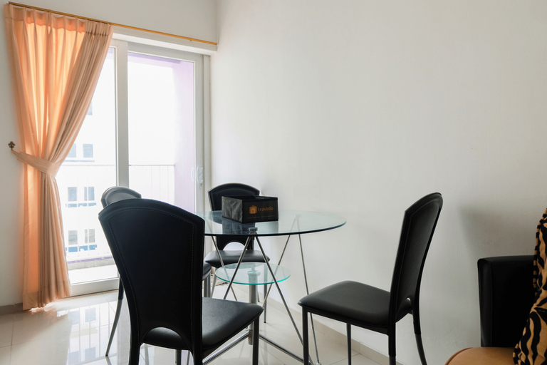 Comfy 2BR Apartment at Aeropolis Crystal Residence By Travelio, Tangerang