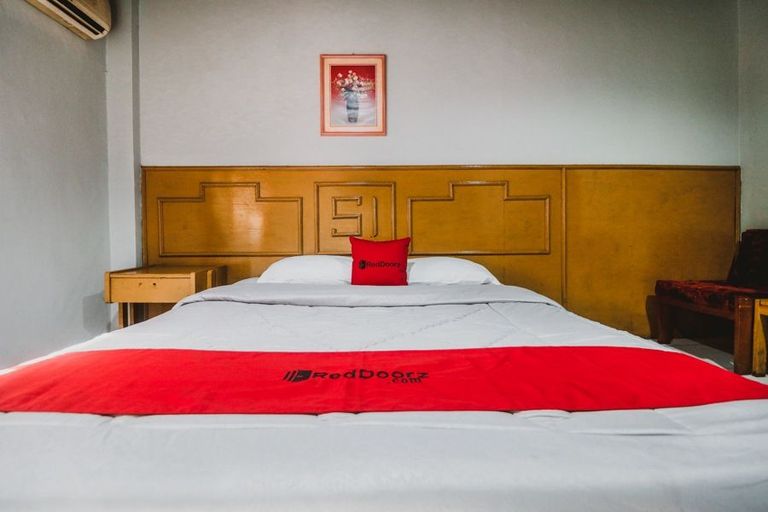 Bedroom 4, RedDoorz Plus near RSCM Jakarta, Central Jakarta