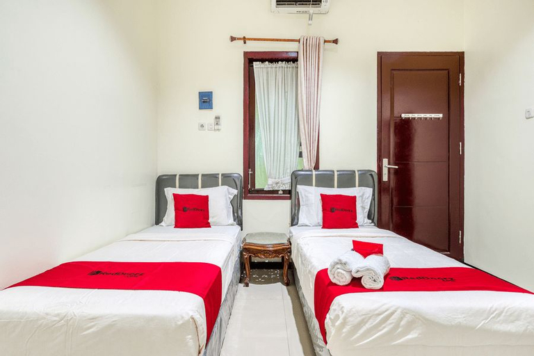 RedDoorz Syariah @ Ketintang Surabaya, Surabaya