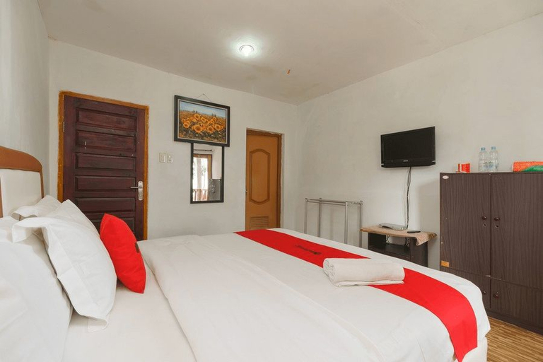 Bedroom 3, RedDoorz Syariah @ Sumur Tiga Beach Sabang Aceh, Sabang
