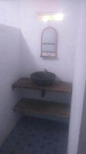 Laster Jony's Guest House, Samosir
