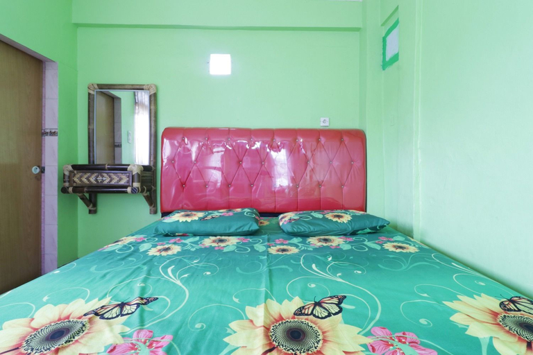 Bedroom 4, Waroeng Transit & Depary Homestay, Binjai