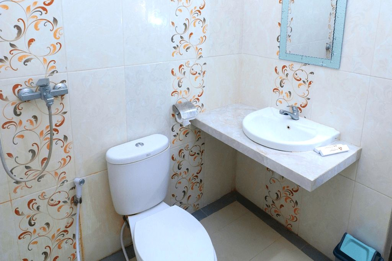 Bathroom 5, Hotel Resort Musdalifah, Pulau Madura