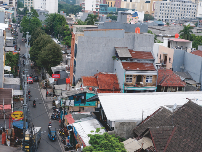 Exterior & Views 14