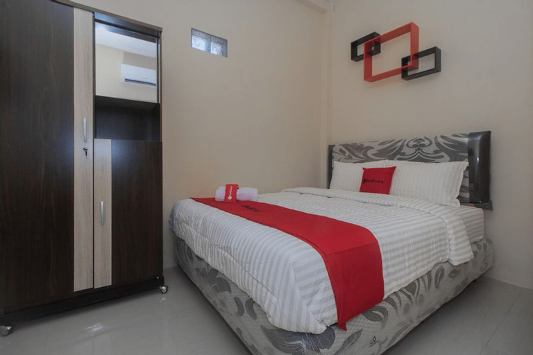 Bedroom 3, RedDoorz Syariah near Politeknik Negeri Madiun, Madiun