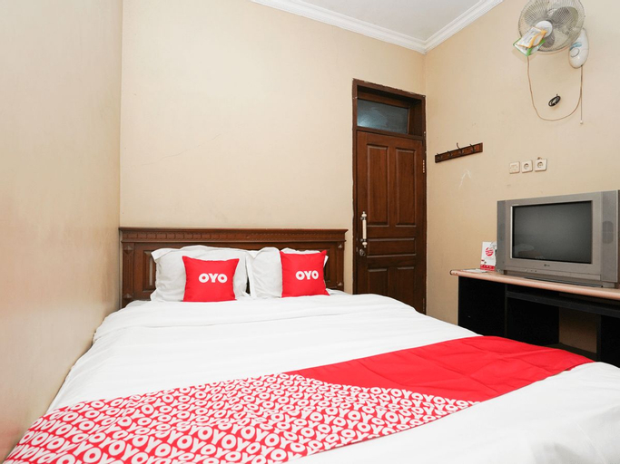 Bedroom 1, OYO 2092 Menara Sakti Sejahtera Syariah Hotel, Surabaya