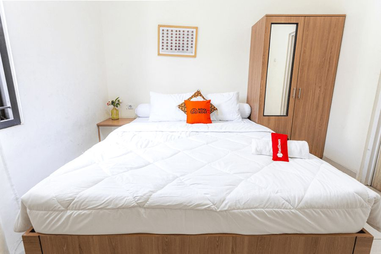 Bedroom 3, RedDoorz Syariah near Assalaam - UMS, Sukoharjo