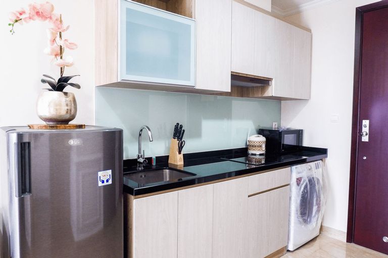 Classic Square Studio At Menteng Park Apartment By Travelio, Central Jakarta