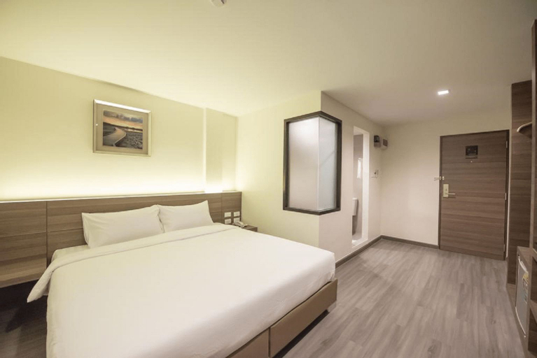 Bedroom 2, Sovereign Group Hotel at Pratunam, Ratchathewi