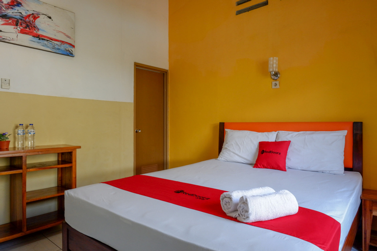 Bedroom 5, RedDoorz @ Prawirotaman, Yogyakarta