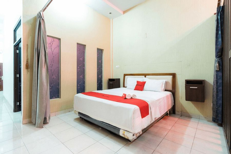 RedDoorz Syariah near Plaza Medan Fair 2, Medan