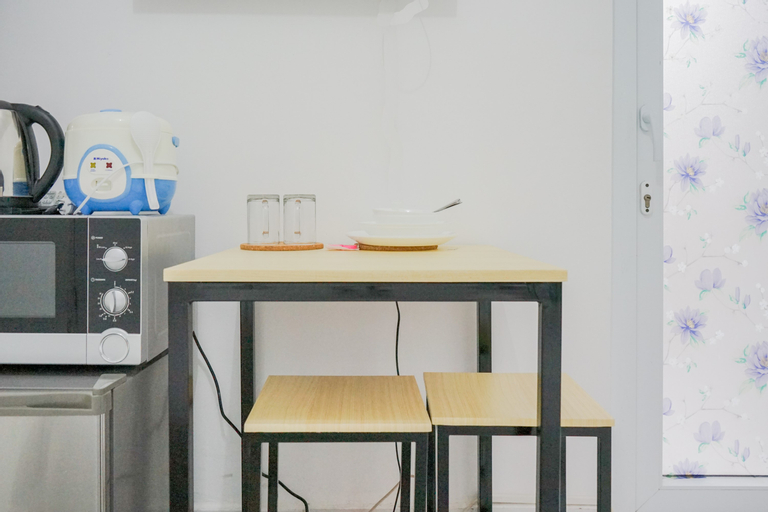 Minimalist and Simple Studio Apartment Aeropolis Residence By Travelio, Tangerang