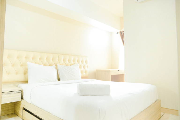 Comfortable 2BR Springlake Summarecon Apartment By Travelio, Bekasi
