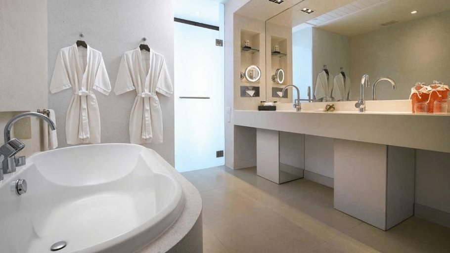 Bathroom 5, Amari Pattaya, Pattaya