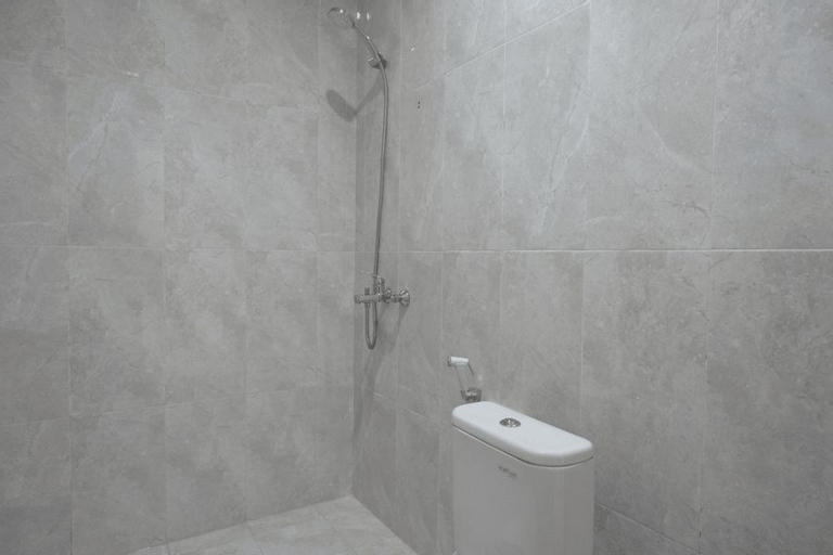 Bathroom 8