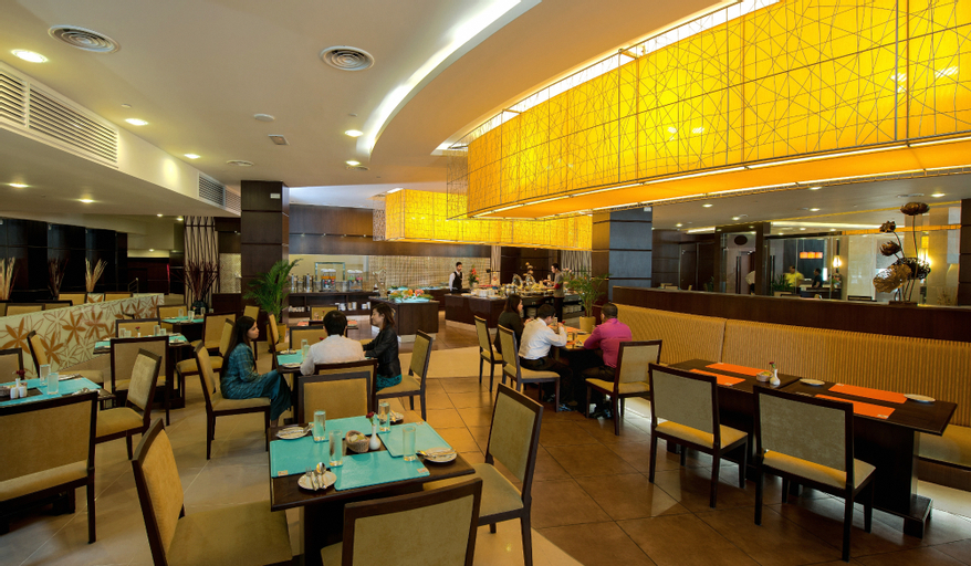 Food & Drinks 15