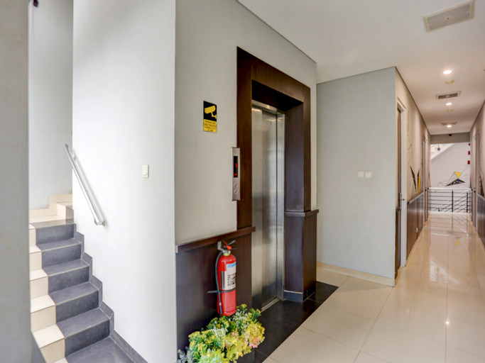 Others 5, SUPER OYO 90056 Wisma Kebon Kacang 9, Central Jakarta