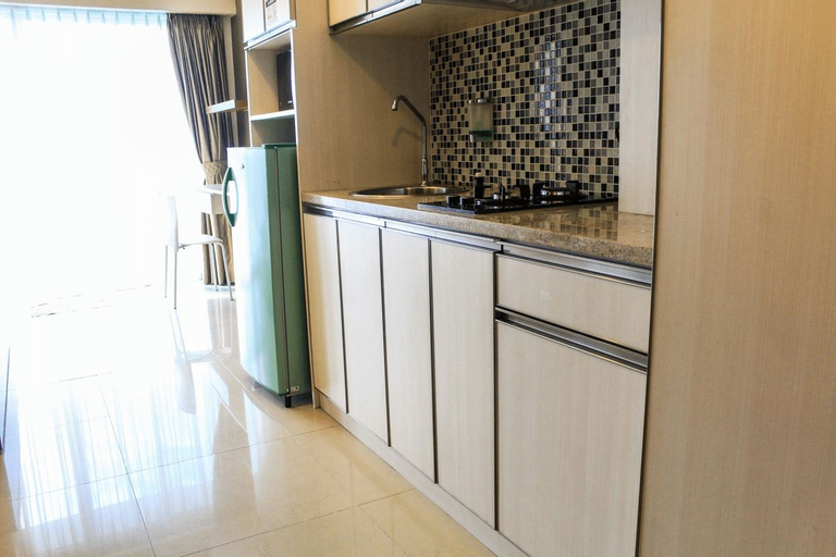 Fully Furnished Studio Apartment at Tamansari The Hive By Travelio, East Jakarta