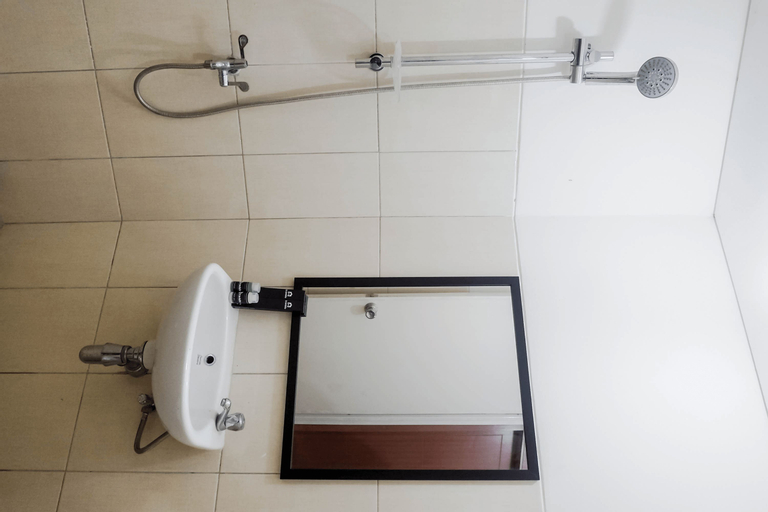 Bedroom 5, Comfortable 2BR Apartment at Pavilion Permata by Travelio, Surabaya