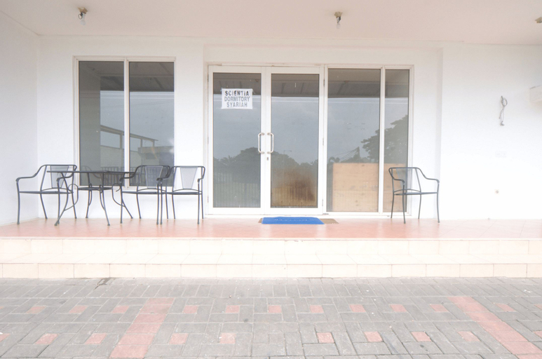 OYO 3049 Scientia Dormitory Near RS Bethsaida, Tangerang