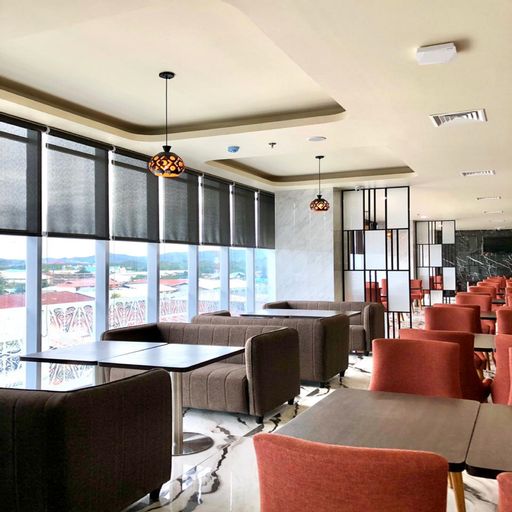 Horison Ultima Entrop Papua, Jayapura