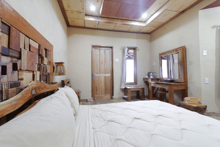 Bedroom 3, Alloyna Country Cottage, Karo