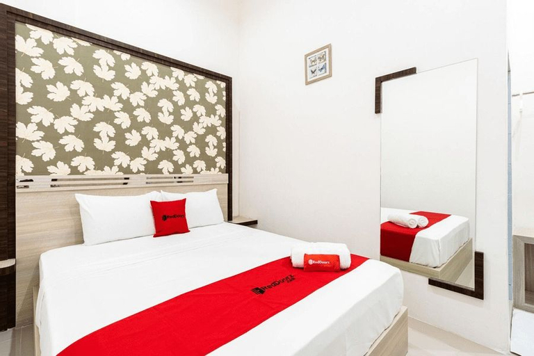 Bedroom 5, RedDoorz Plus @ Centrium Katamso Medan, Medan