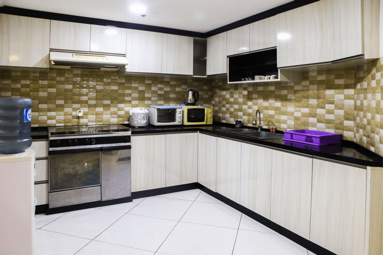 3BR City View Sudirman Condominium Apartment by Travelio, South Jakarta