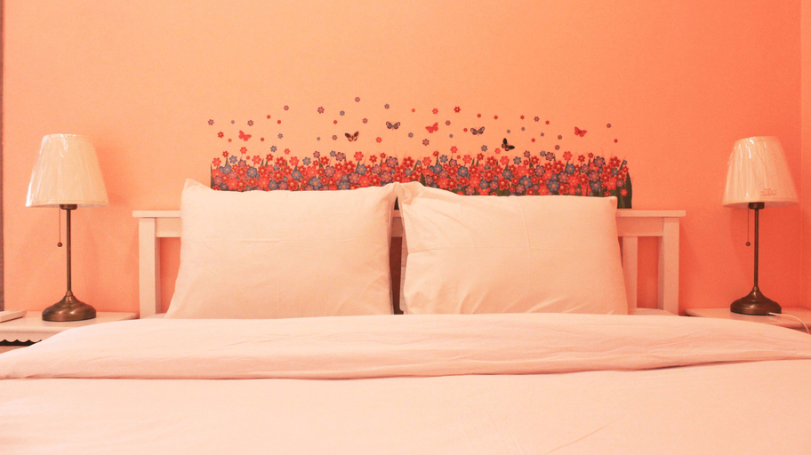 Bedroom 3, Modern 2BR Apartment at Newton Residence By Travelio, Bandung