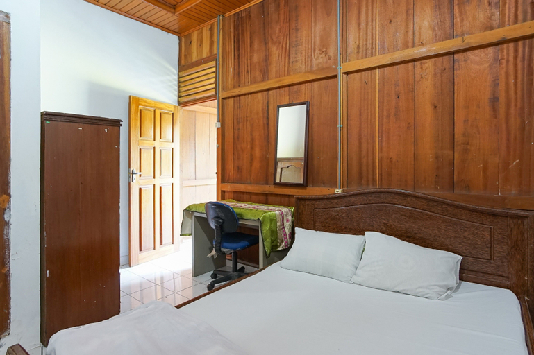 Bedroom 3, Mountain View Homestay, Tomohon