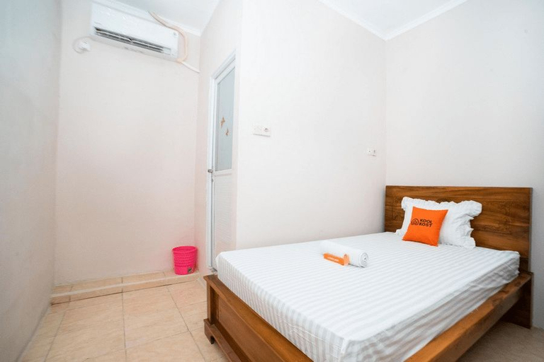 Bedroom 2, KoolKost near RS Pelabuhan Jakarta (Minimum Stay 6 Nights), North Jakarta