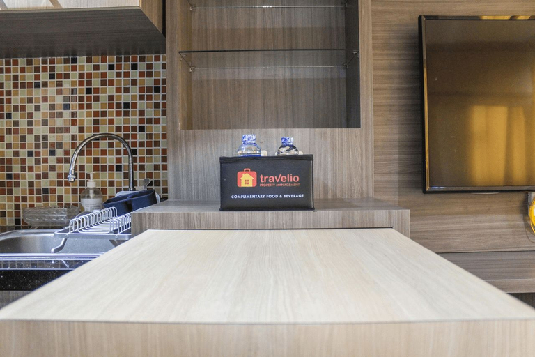 Tranquil Studio Apartment at Bintaro Icon By Travelio, South Tangerang