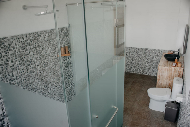 Bathroom 17