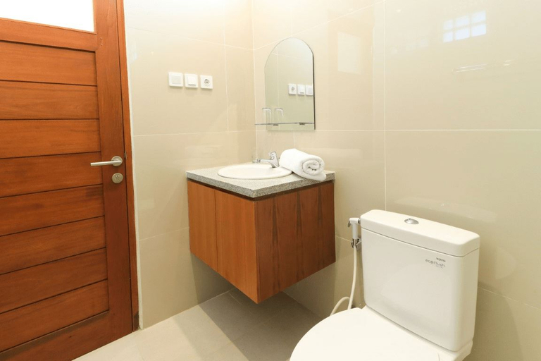 Bathroom 4, Manu Guest House 2, Badung