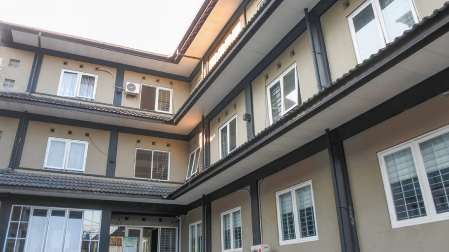 Exterior & Views 4, RedDoorz near Exit Toll Pasteur 5, Bandung