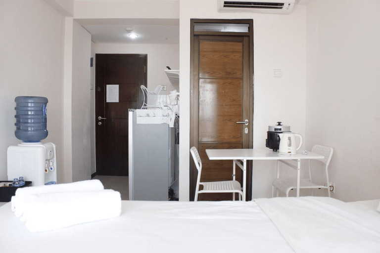 Bedroom 2, Cozy & Trendy Studio at Gateway Pasteur Apartment By Travelio, Bandung