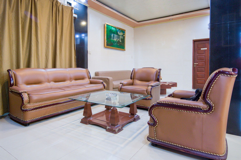 OYO 3023 Yellow Residence, Medan