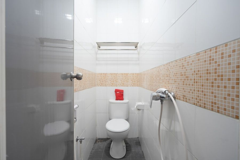 RedDoorz Plus @ Danau Sunter Utara, North Jakarta