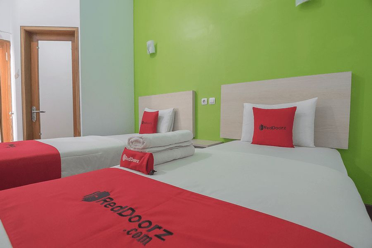 Bedroom 4, RedDoorz Plus near Alun Alun Kuningan, Kuningan