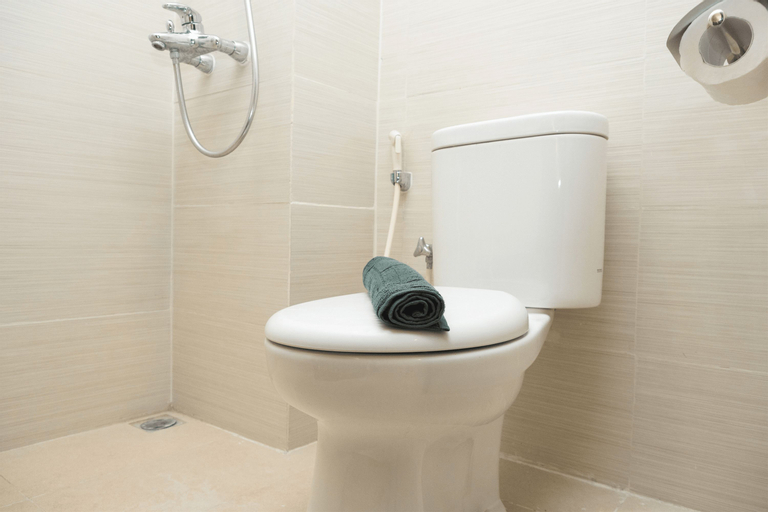 Bedroom 5, Convenient 2BR at Gateway Pasteur Apartment By Travelio, Bandung