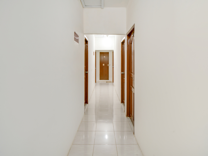 OYO 90024 Botania Homestay & Cafe, Batam